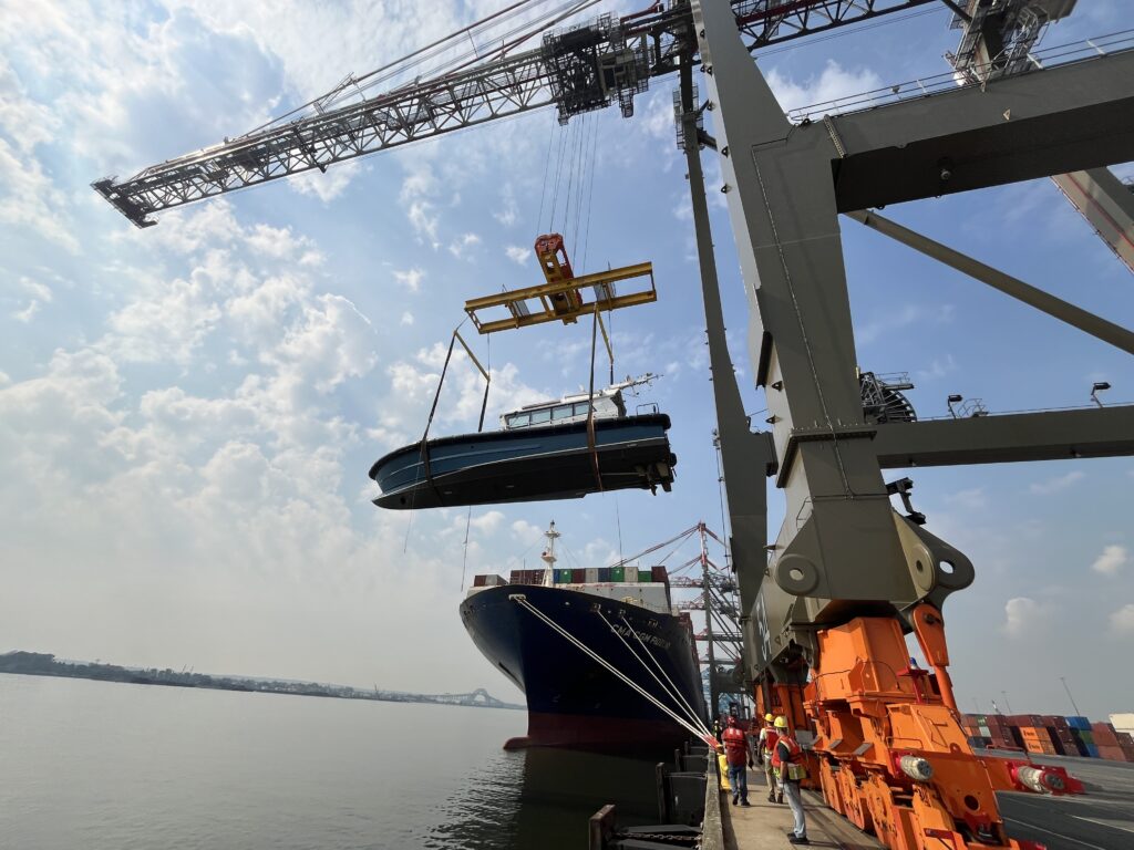 Pilot boat transport from Estonia to USA