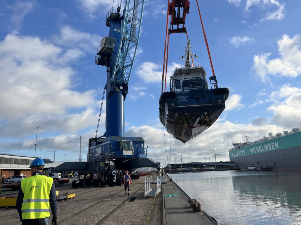 Pilot boat transport from Estonia to USA